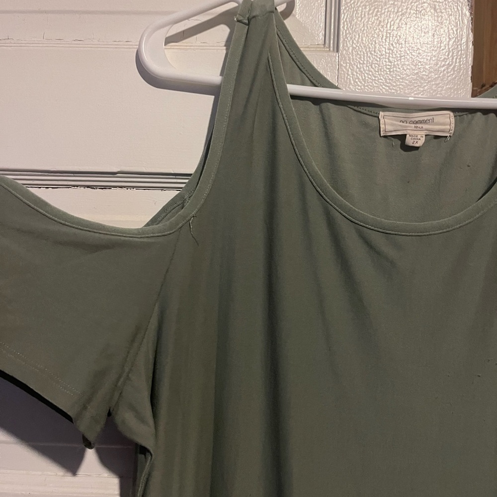 Elegant Green Women's Dress - Picture 2 of 3